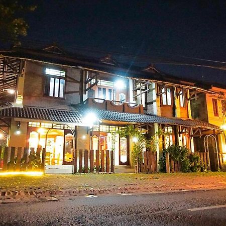 Arys Garden Hotel Yogyakarta Джокьякарта Экстерьер фото