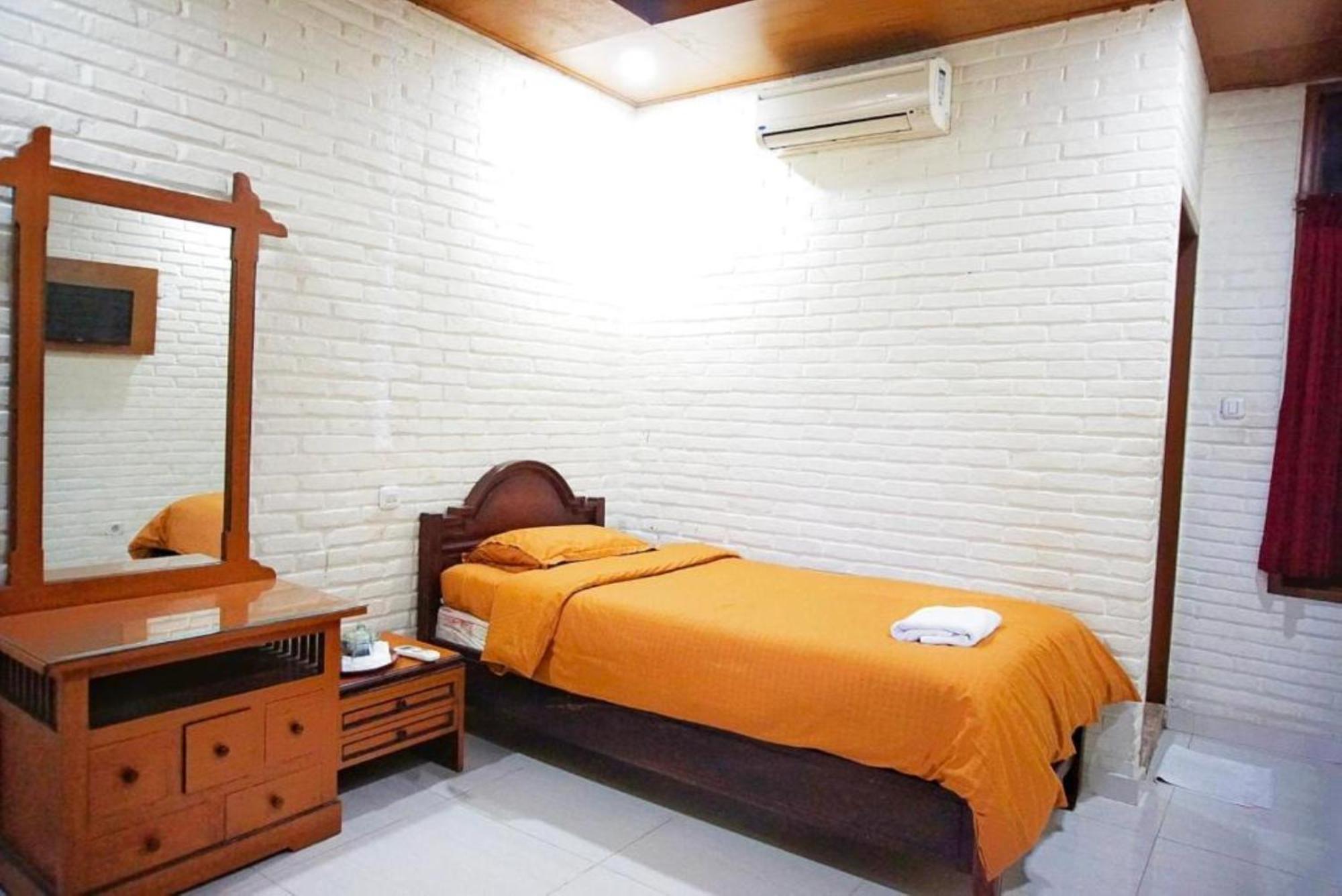 Arys Garden Hotel Yogyakarta Джокьякарта Экстерьер фото