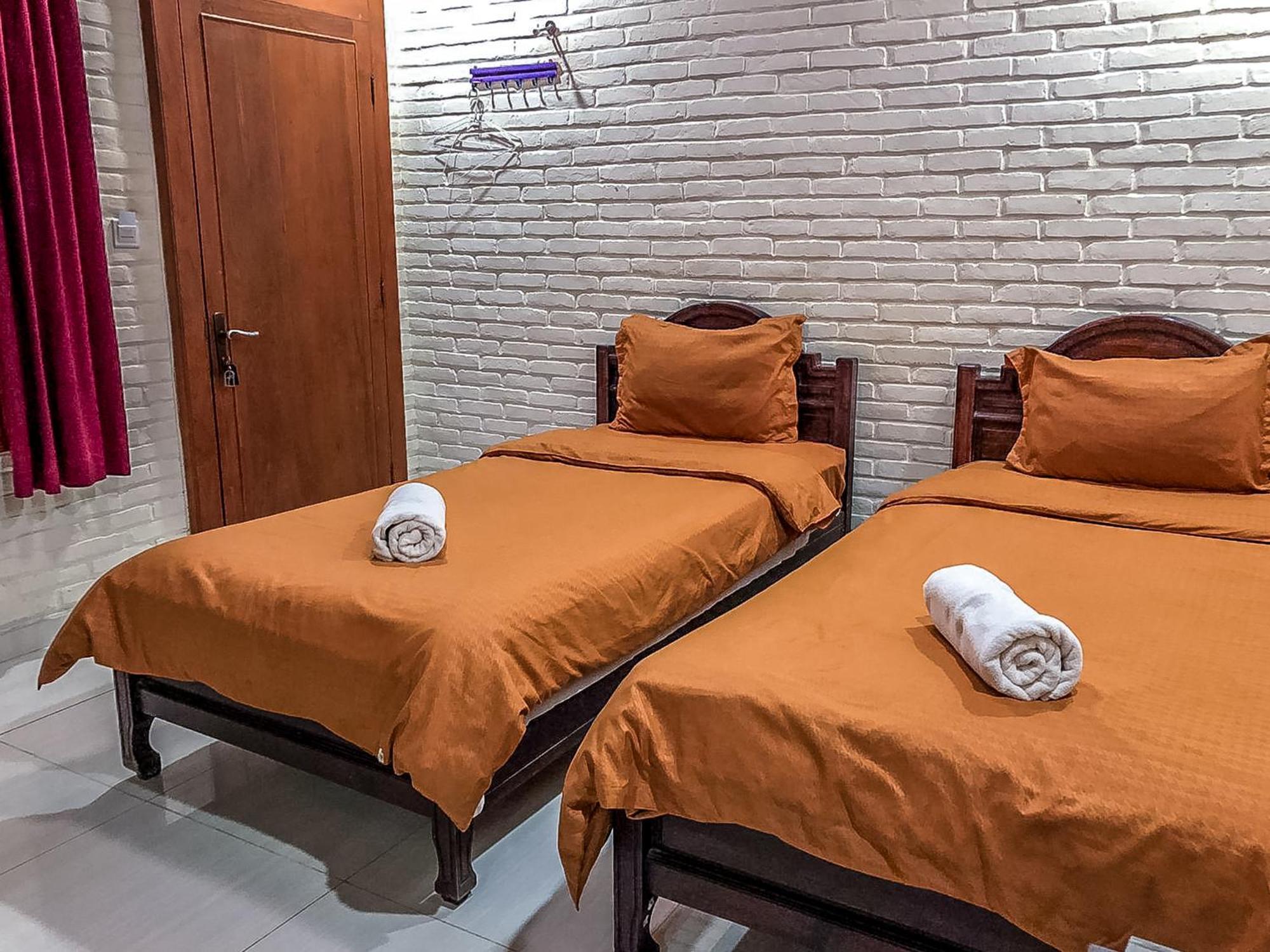 Arys Garden Hotel Yogyakarta Джокьякарта Экстерьер фото