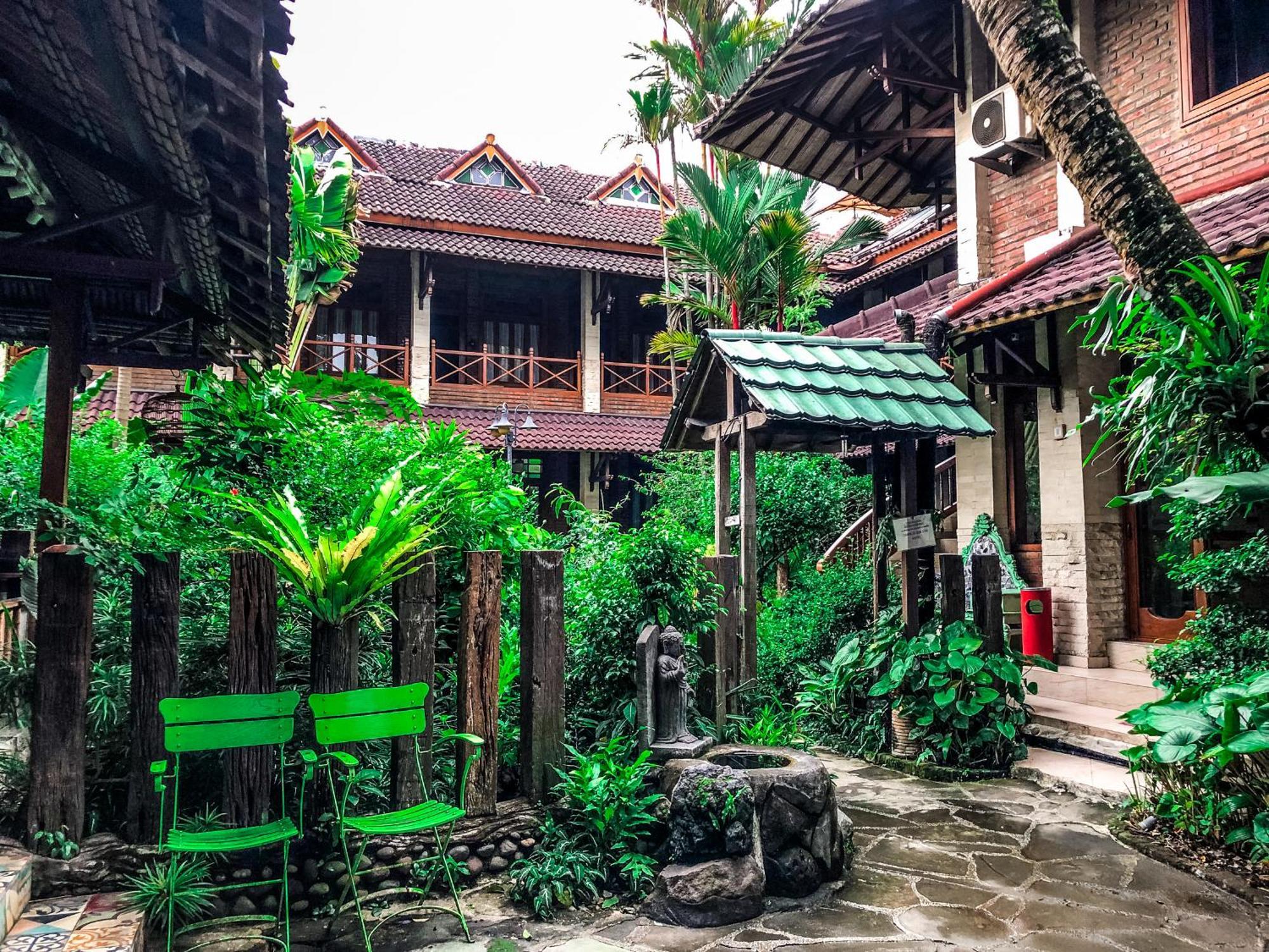 Arys Garden Hotel Yogyakarta Джокьякарта Экстерьер фото