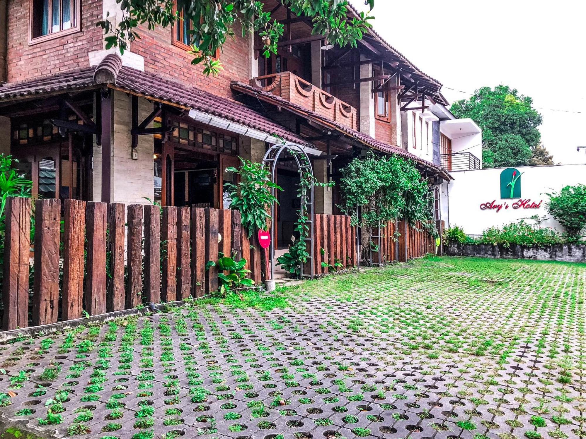 Arys Garden Hotel Yogyakarta Джокьякарта Экстерьер фото
