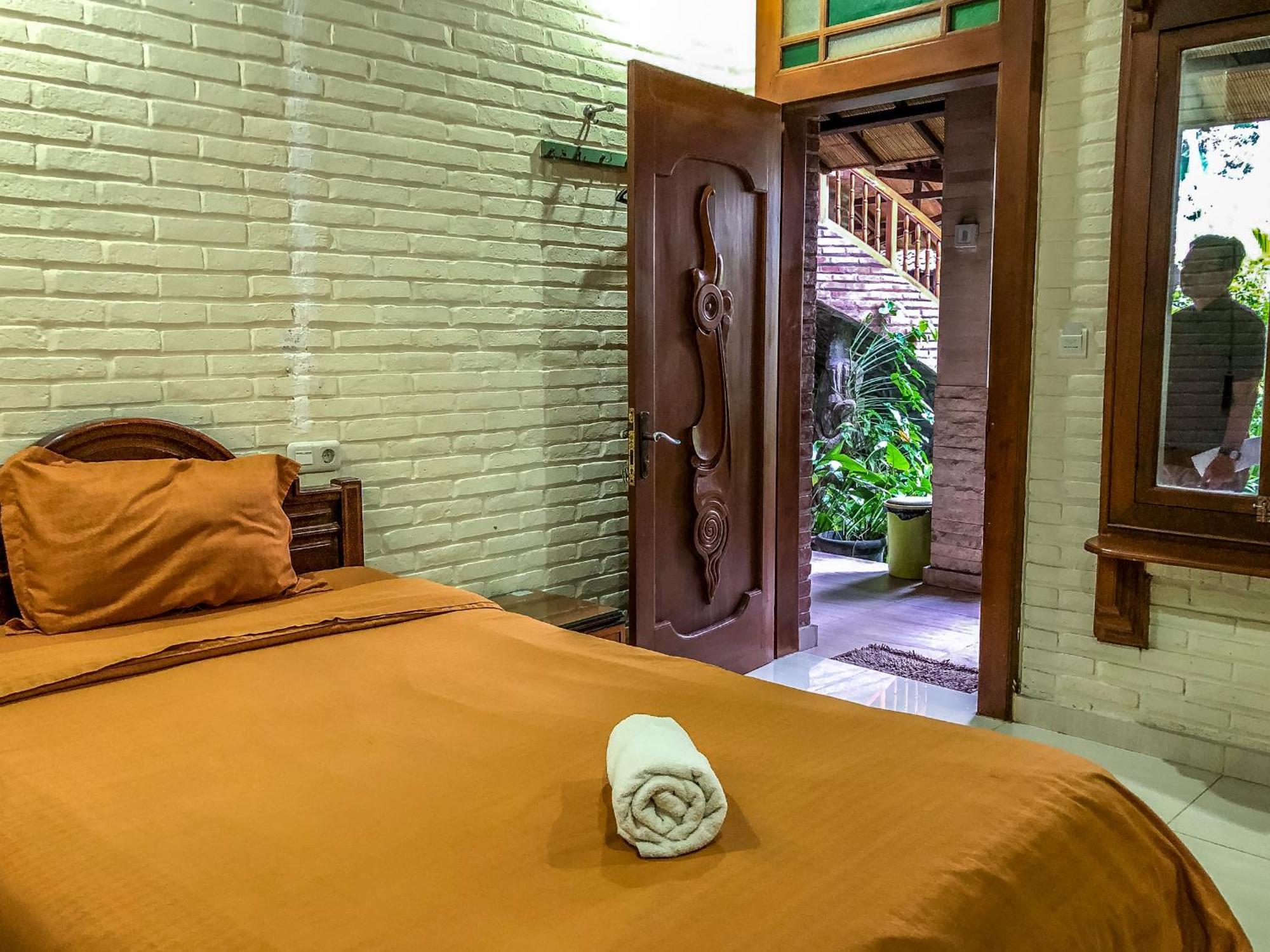 Arys Garden Hotel Yogyakarta Джокьякарта Экстерьер фото