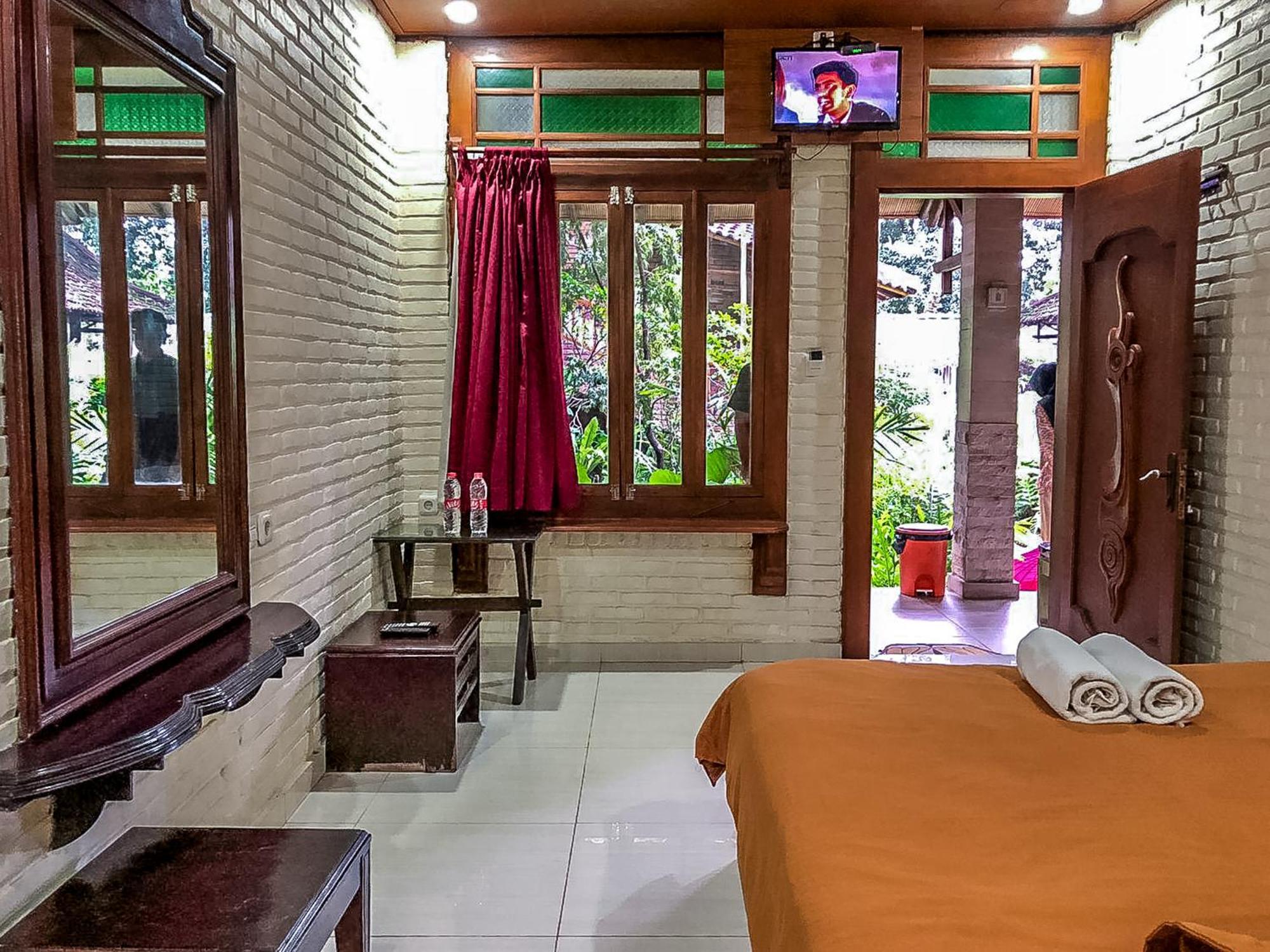Arys Garden Hotel Yogyakarta Джокьякарта Экстерьер фото