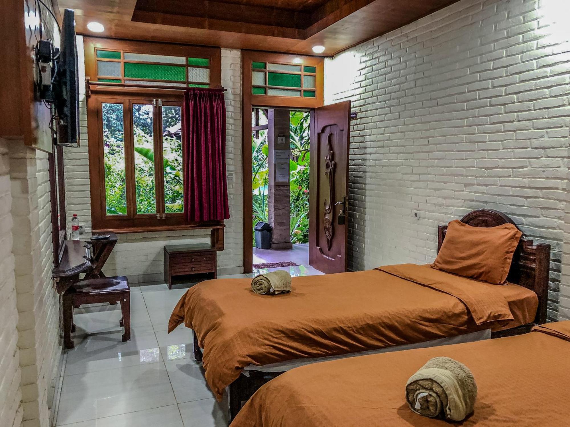 Arys Garden Hotel Yogyakarta Джокьякарта Экстерьер фото