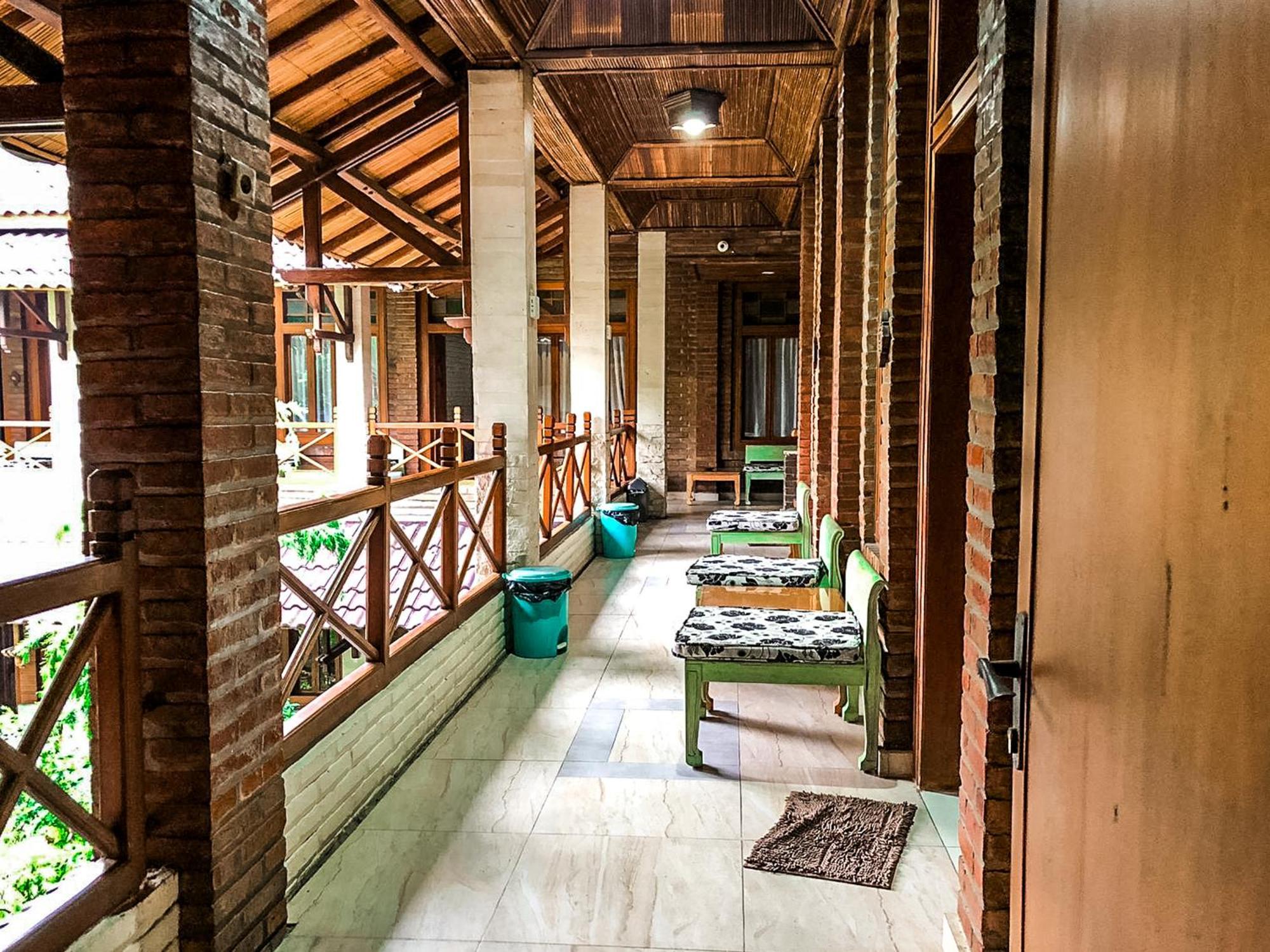 Arys Garden Hotel Yogyakarta Джокьякарта Экстерьер фото